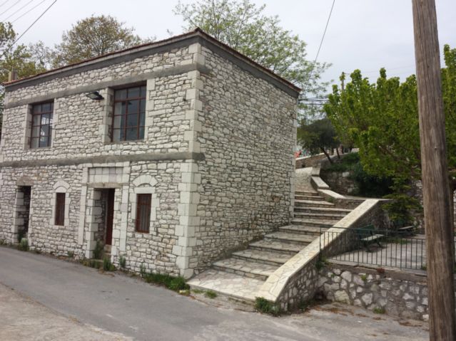 Φωτογραφίες από τα έργα ανάπλασης στο κεντρικό σοκάκι του χωριού 2014 Φωτογραφίες από τα έργα ανάπλασης στο κεντρικό σοκάκι του χωριού 2014
